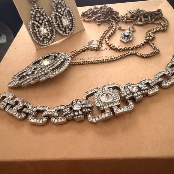 Chloe + Isabel Beautiful Necklace Set. Triple pendant Earrings BraceletB1